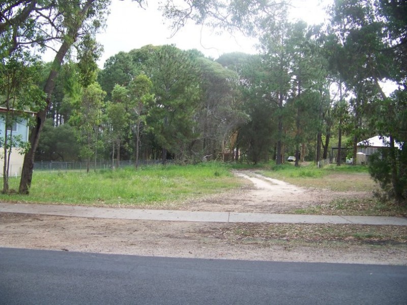 165 High Central Rd, Macleay Island QLD 4184