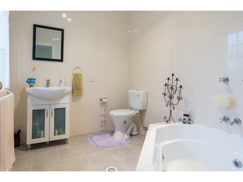 43 Charles Terrace, Macleay Island QLD 4184
