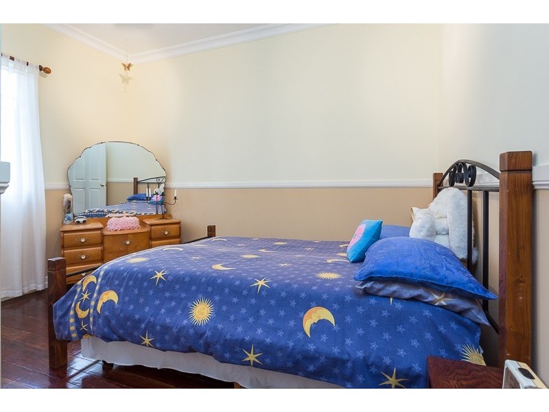 43 Charles Terrace, Macleay Island QLD 4184