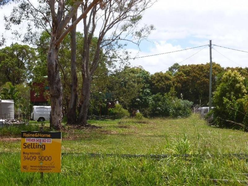 4 Betty  Street, Macleay Island QLD 4184