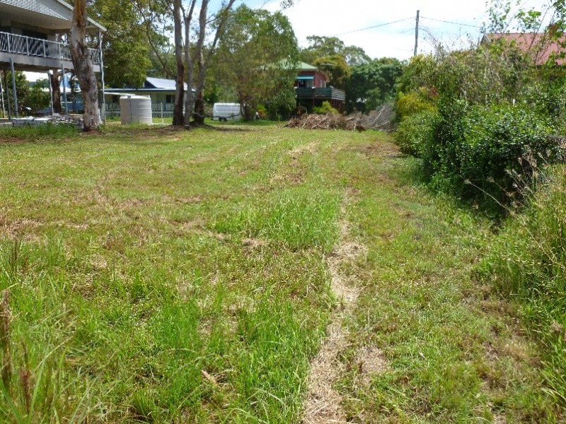 4 Betty  Street, Macleay Island QLD 4184