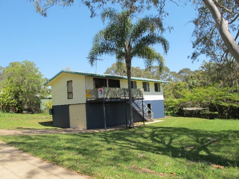 126 LUCAS dr, Lamb Island QLD 4184