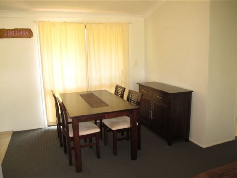 126 LUCAS dr, Lamb Island QLD 4184