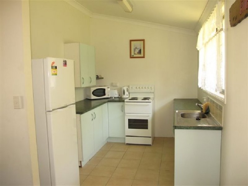 126 LUCAS dr, Lamb Island QLD 4184