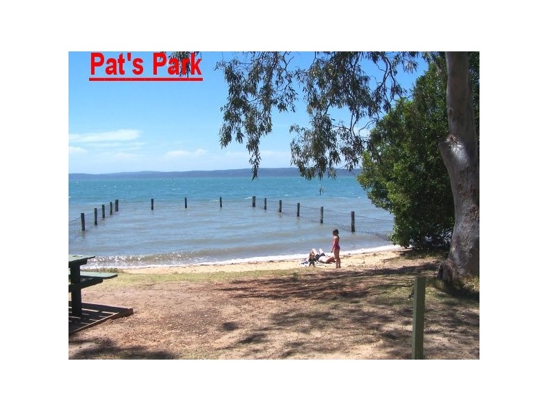 42 COONDOOROOPA DV, Macleay Island QLD 4184