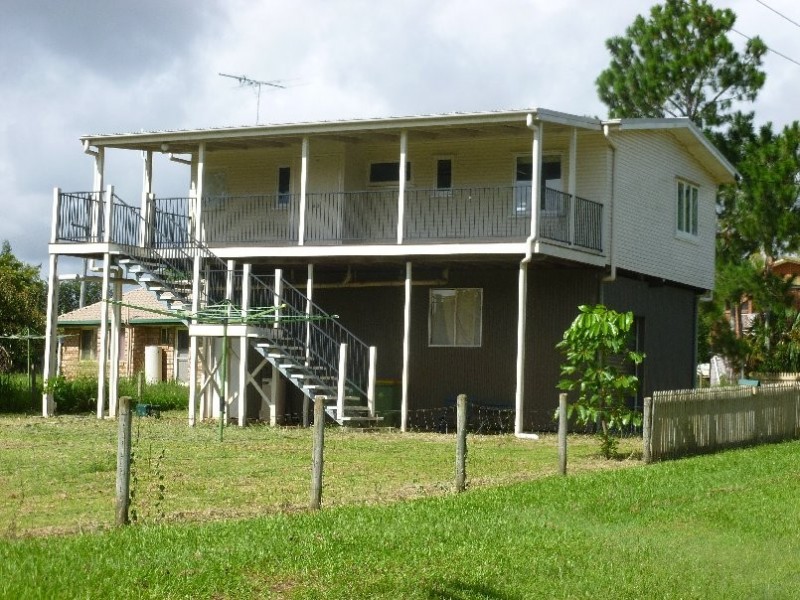 1 SQUIRE ST, Macleay Island QLD 4184