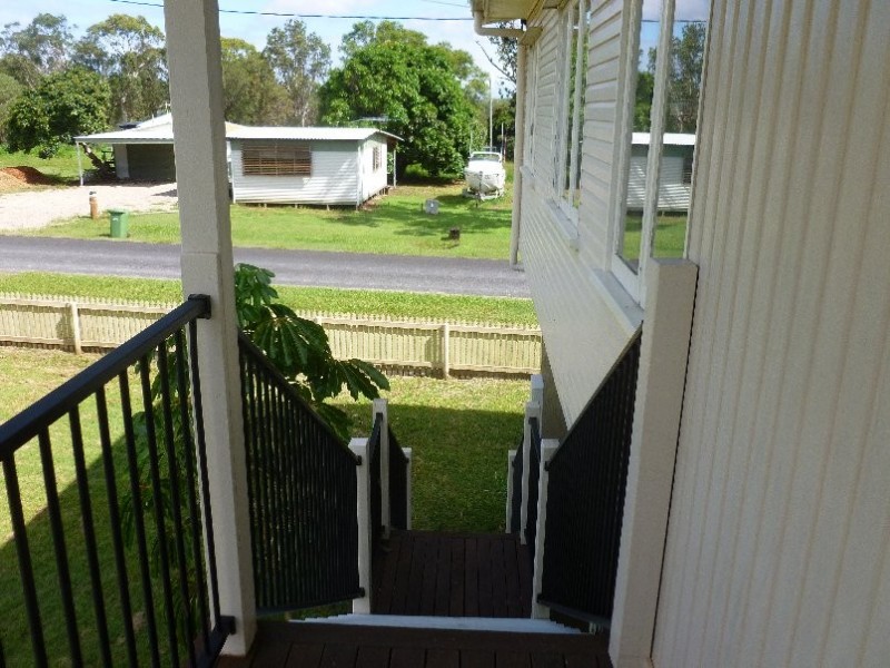 1 SQUIRE ST, Macleay Island QLD 4184