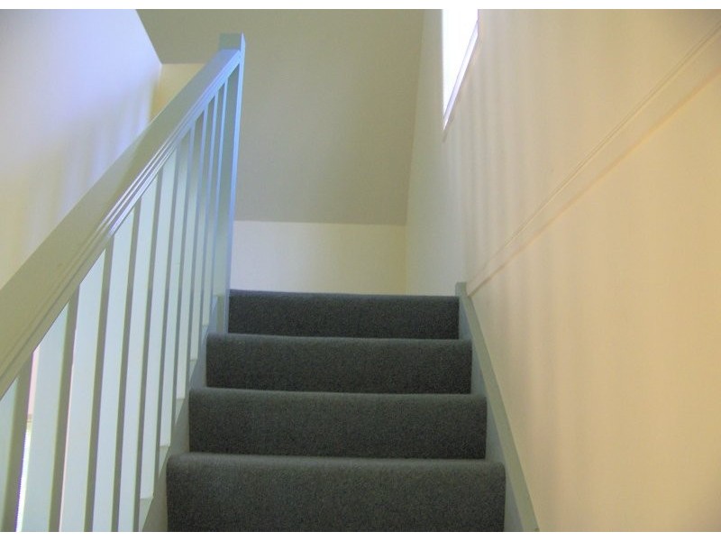 10 FLORA st, Lamb Island QLD 4184