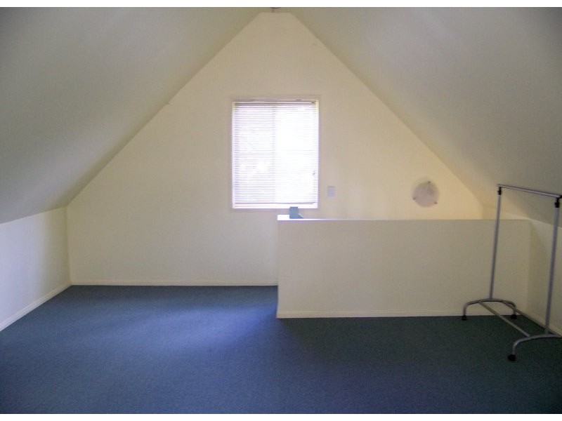 10 FLORA st, Lamb Island QLD 4184