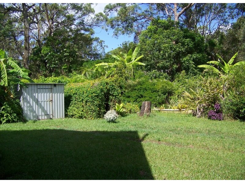 10 FLORA st, Lamb Island QLD 4184