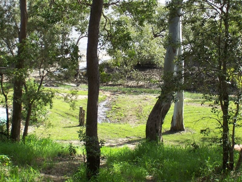33 COONDOOROOPA DR, Macleay Island QLD 4184