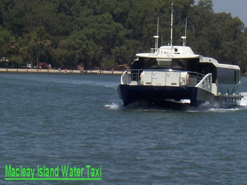 33 COONDOOROOPA DR, Macleay Island QLD 4184
