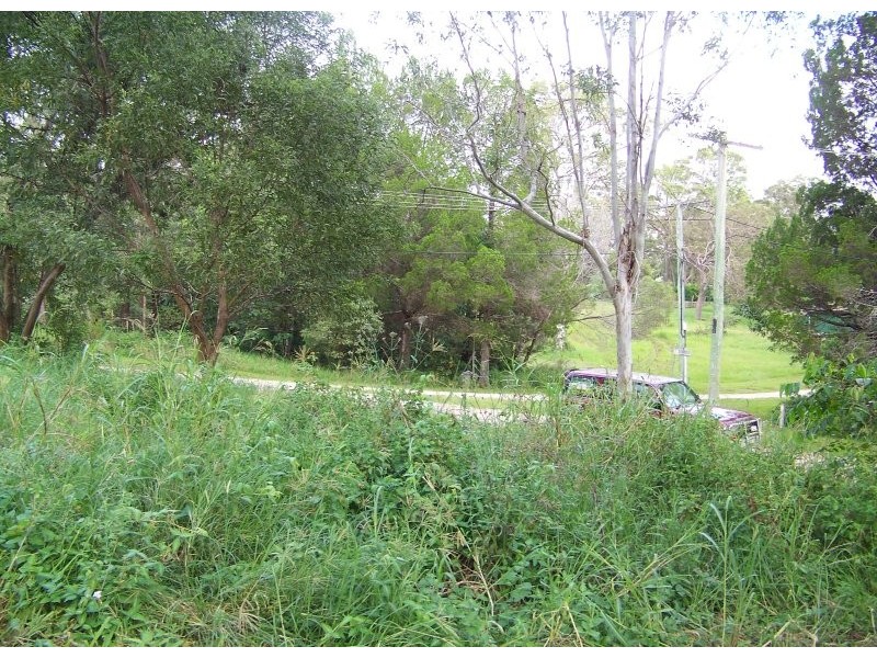 1 BLOODWOOD AVE, Lamb Island QLD 4184