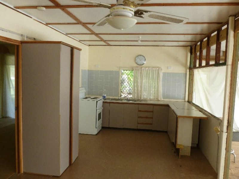 27 NOON-MUCKLE, Macleay Island QLD 4184