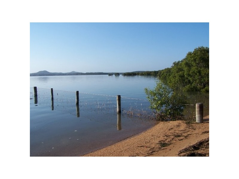 192 Lucas Drive, Lamb Island QLD 4184