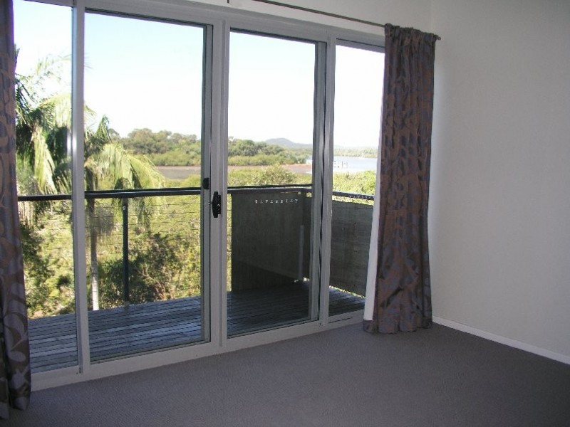 22 COWES STREET, Macleay Island QLD 4184