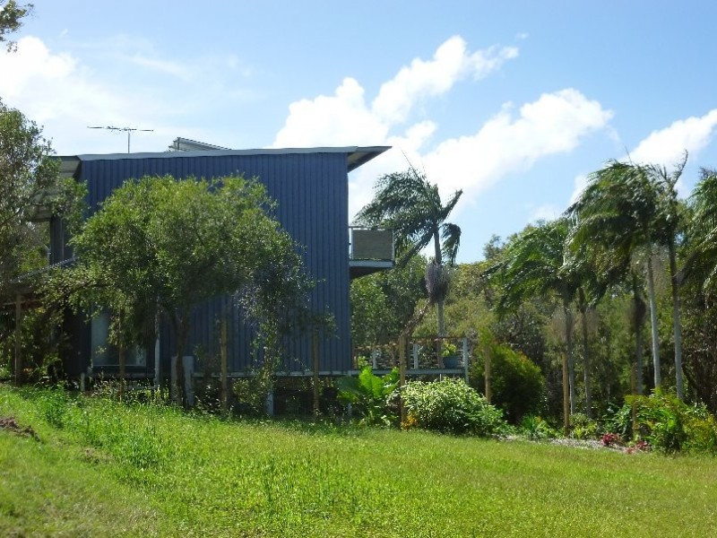 22 COWES STREET, Macleay Island QLD 4184