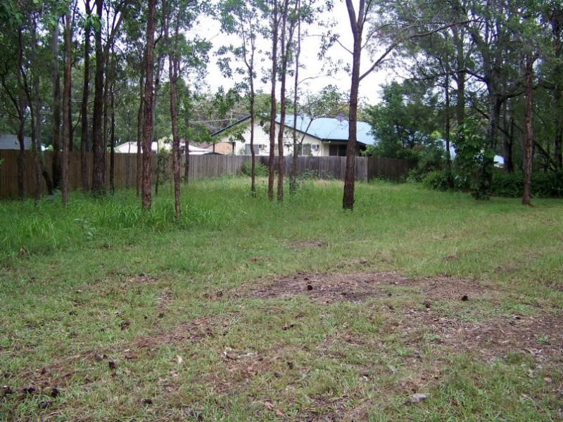 14 FLORA ST, Lamb Island QLD 4184