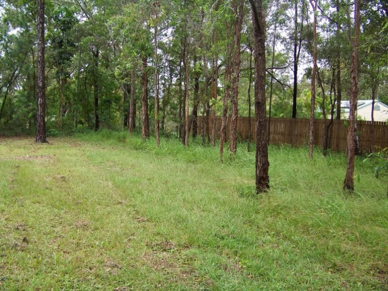 14 FLORA ST, Lamb Island QLD 4184