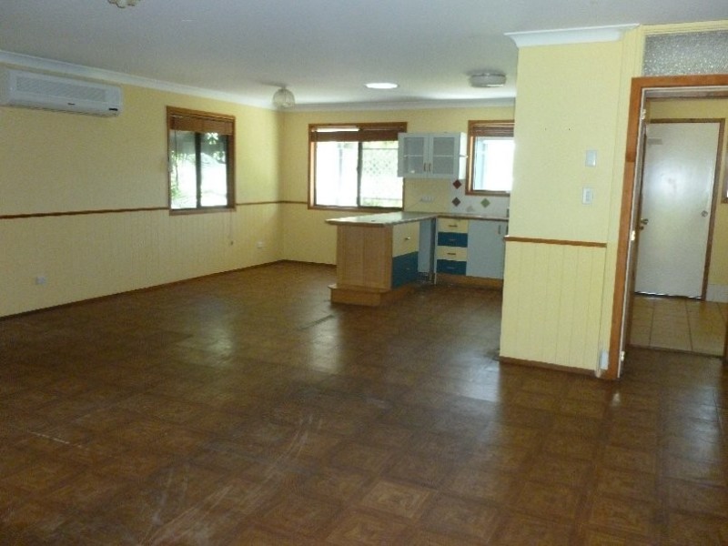 28-30 VINE STREET, Macleay Island QLD 4184