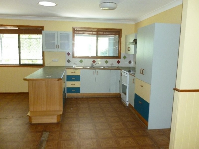 28-30 VINE STREET, Macleay Island QLD 4184