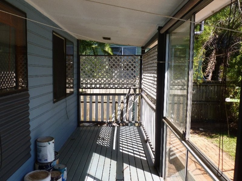 28-30 VINE STREET, Macleay Island QLD 4184