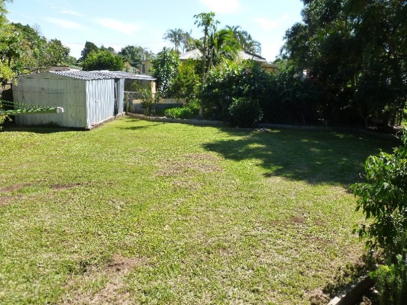 28-30 VINE STREET, Macleay Island QLD 4184