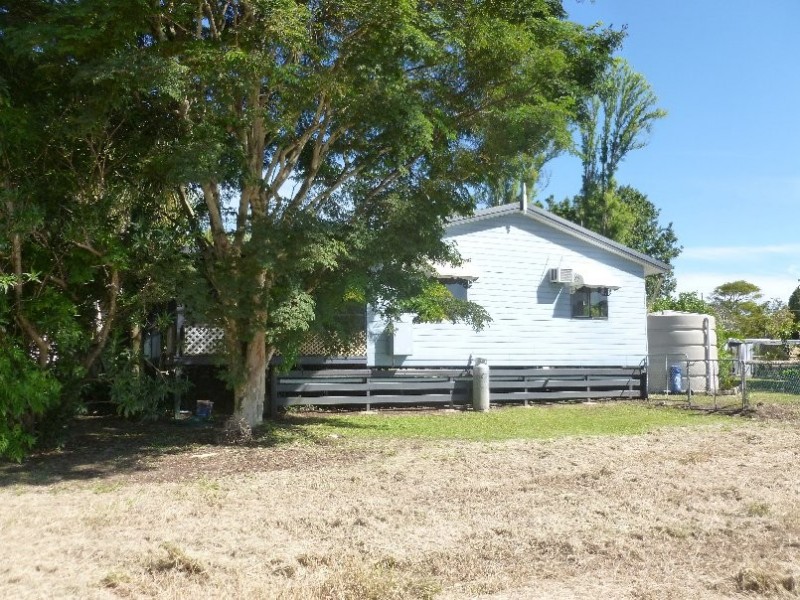 28-30 VINE STREET, Macleay Island QLD 4184