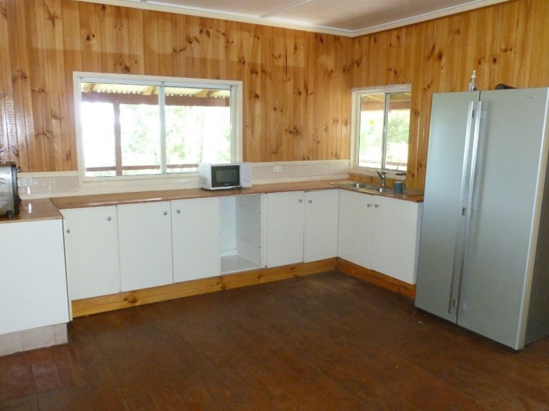 54 CHARLES, Macleay Island QLD 4184