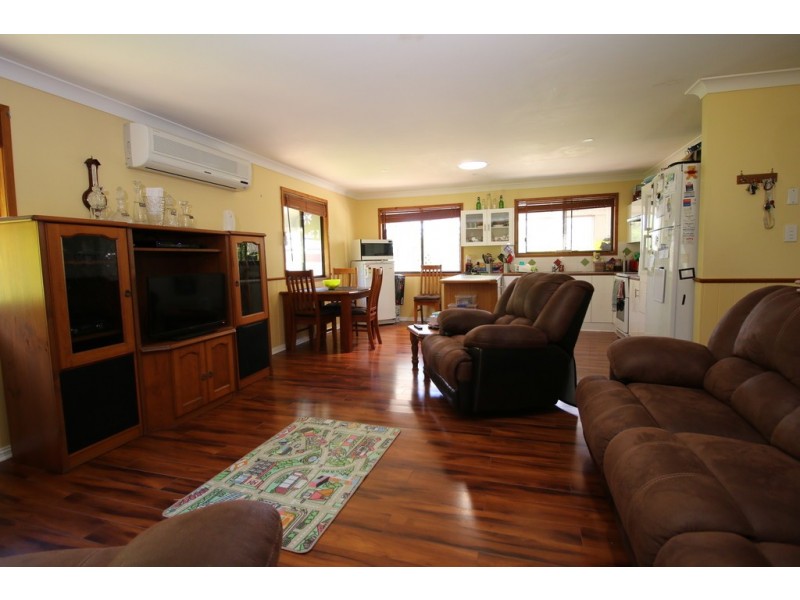 30 VINE STREET, Macleay Island QLD 4184