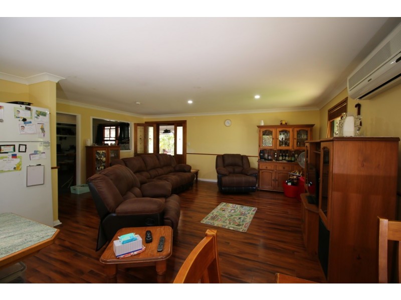 30 VINE STREET, Macleay Island QLD 4184