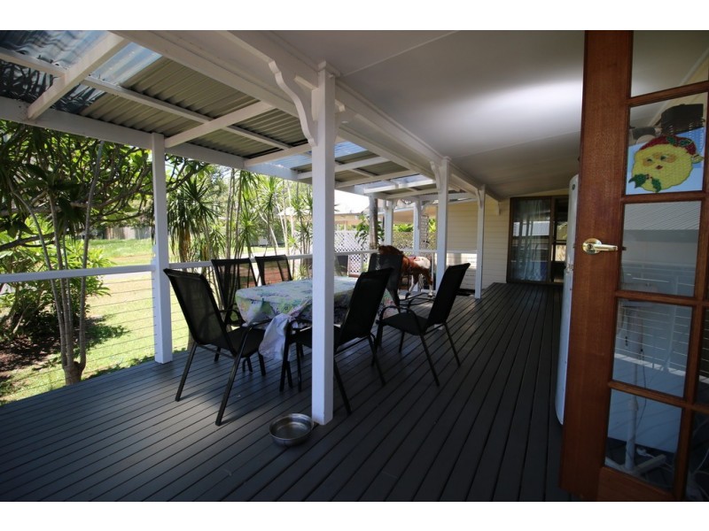 30 VINE STREET, Macleay Island QLD 4184