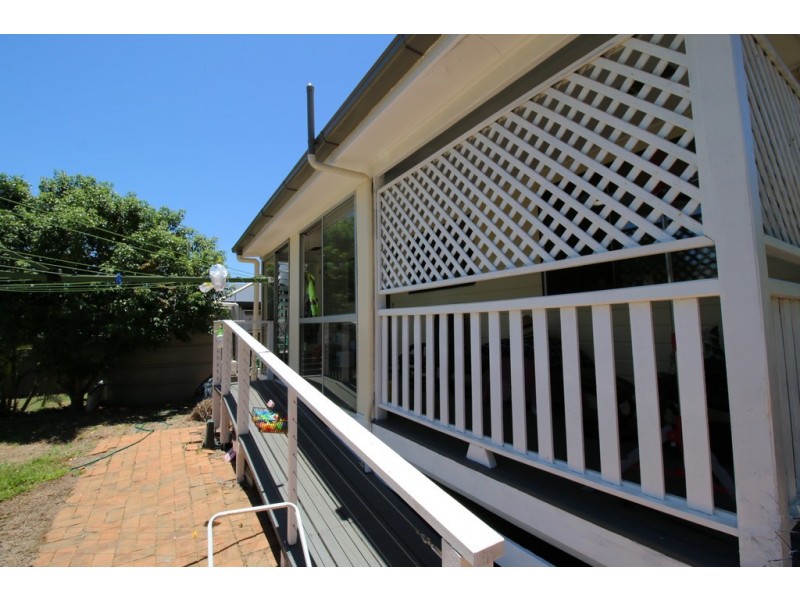 30 VINE STREET, Macleay Island QLD 4184