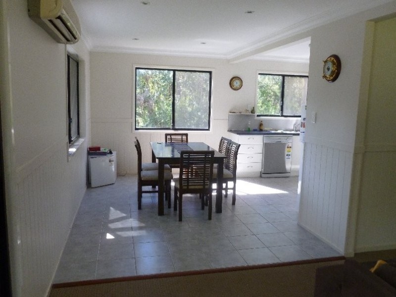 9 DINJERRA STREET, Macleay Island QLD 4184