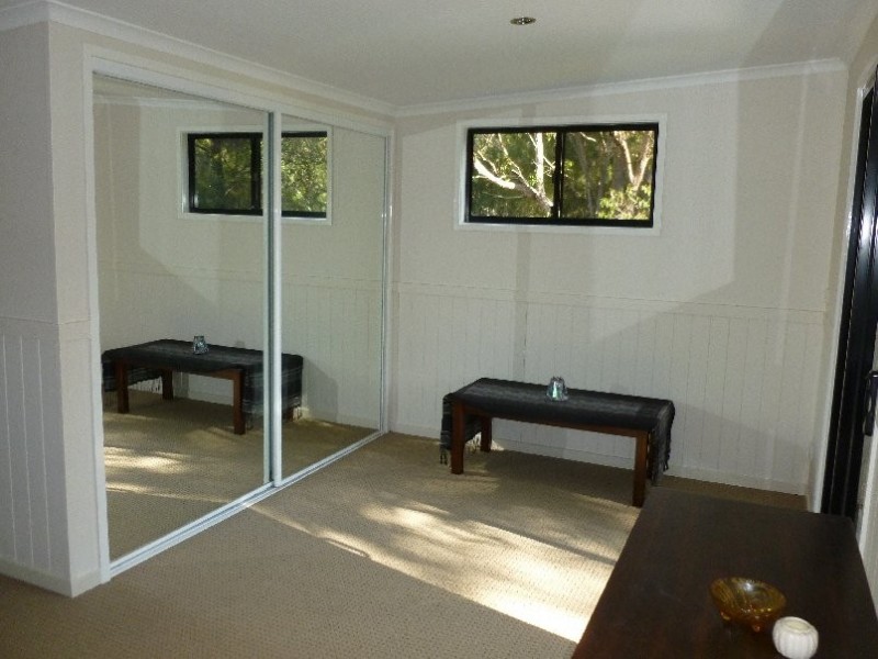 9 DINJERRA STREET, Macleay Island QLD 4184