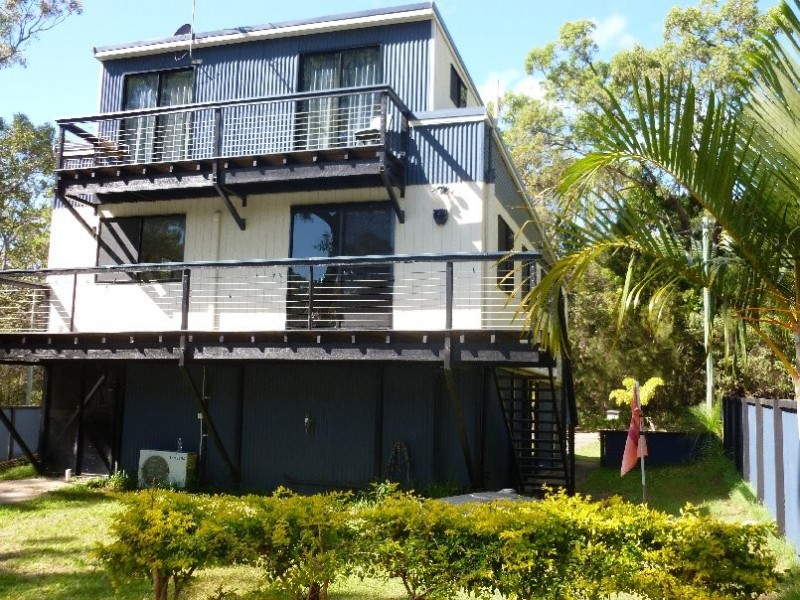 9 DINJERRA STREET, Macleay Island QLD 4184