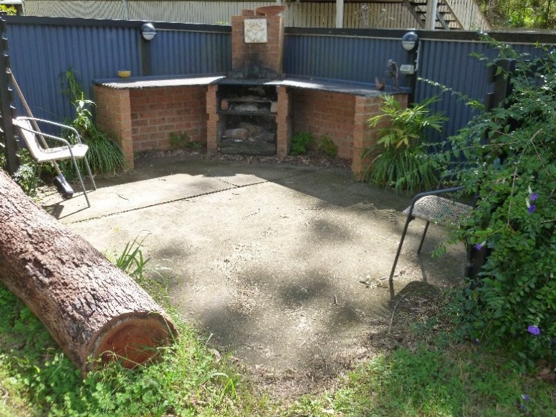 9 DINJERRA STREET, Macleay Island QLD 4184