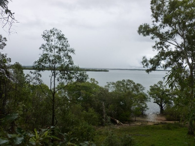 13 COAST RD, Macleay Island QLD 4184