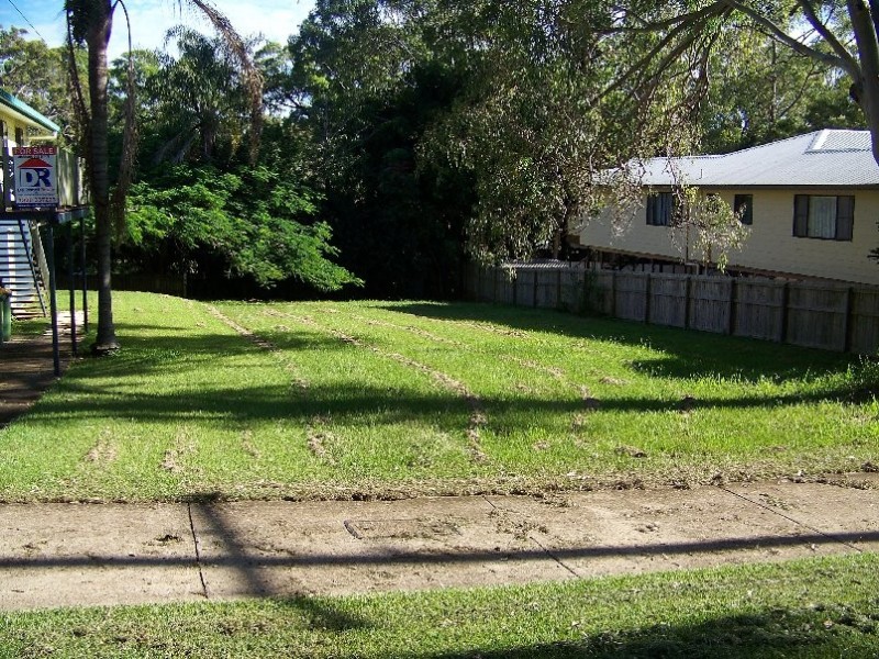 128 LUCAS DR, Lamb Island QLD 4184