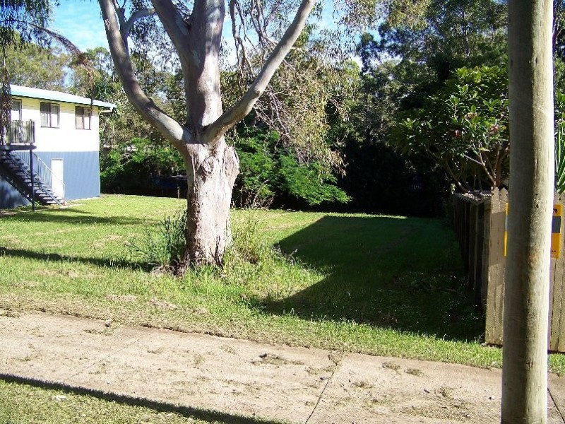 128 LUCAS DR, Lamb Island QLD 4184