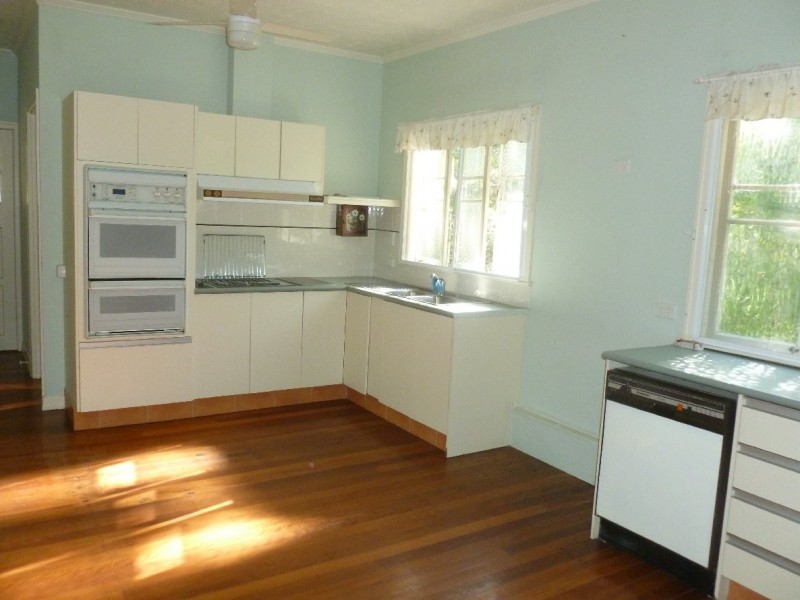 33 ALEXANDER STREET, Macleay Island QLD 4184