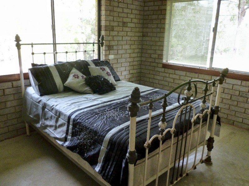 66-68 BEELONG STREET, Macleay Island QLD 4184