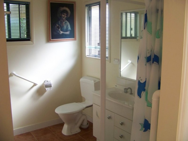 15 Allambie Street, Macleay Island QLD 4184