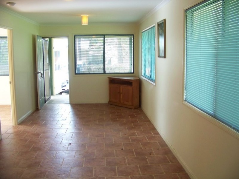 15 Allambie Street, Macleay Island QLD 4184