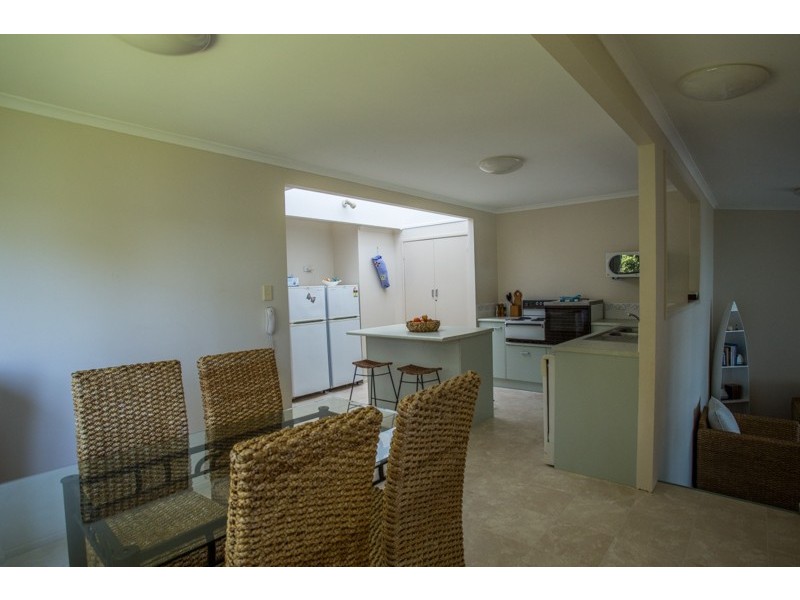 40 RESTHAVEN dr, Lamb Island QLD 4184