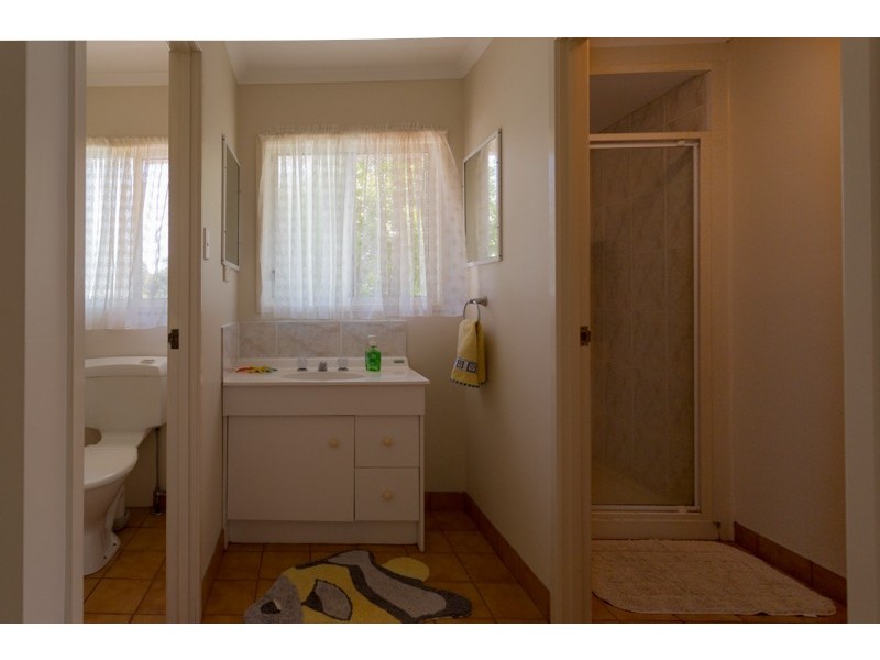 40 RESTHAVEN dr, Lamb Island QLD 4184