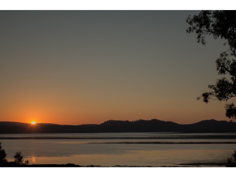 40 RESTHAVEN dr, Lamb Island QLD 4184