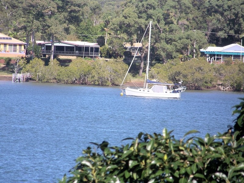 52 TINA av, Lamb Island QLD 4184