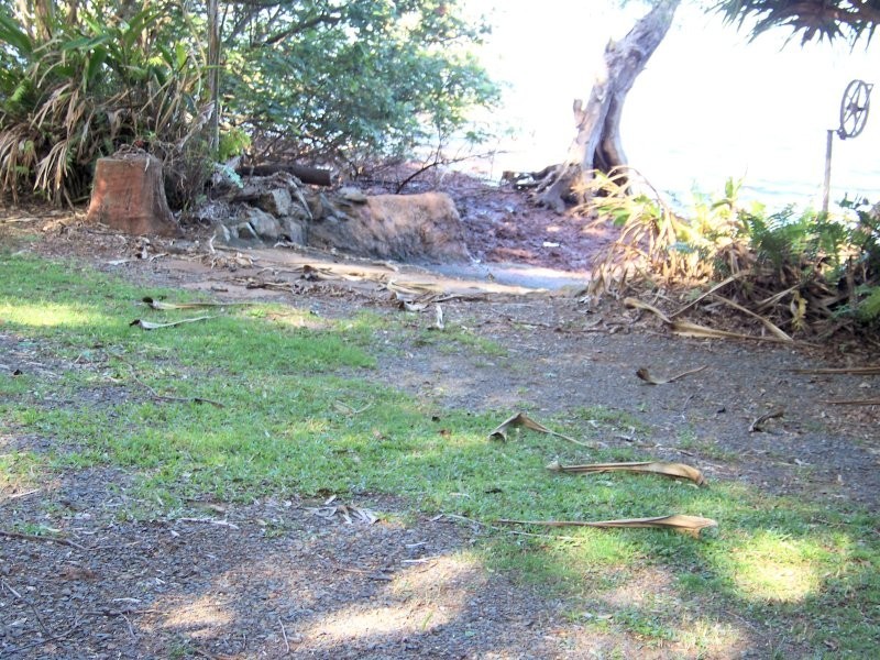 52 TINA av, Lamb Island QLD 4184