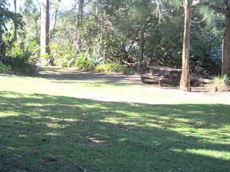 52 TINA av, Lamb Island QLD 4184